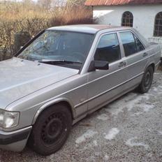 Mercedes Benz 190 2.5D aut (solgt)