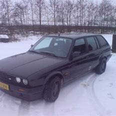 BMW 320I Touring - SOLGT -