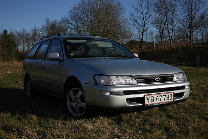 Toyota Corolla stationcar - Corollaen d. 1/4-09 med hvide front- og sideblink! :D billede 2