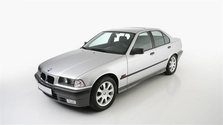 BMW 325i aut. SOLGT billede 2