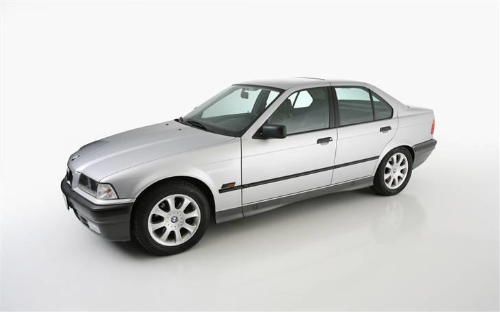 BMW 325i aut. SOLGT billede 3