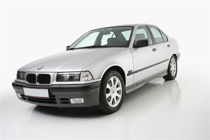 BMW 325i aut. SOLGT billede 5