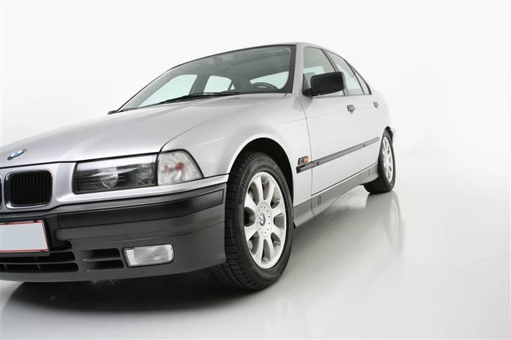 BMW 325i aut. SOLGT billede 7