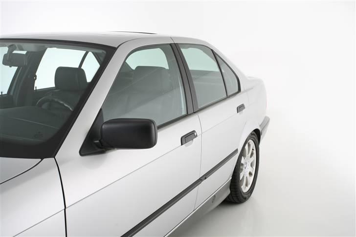 BMW 325i aut. SOLGT billede 10