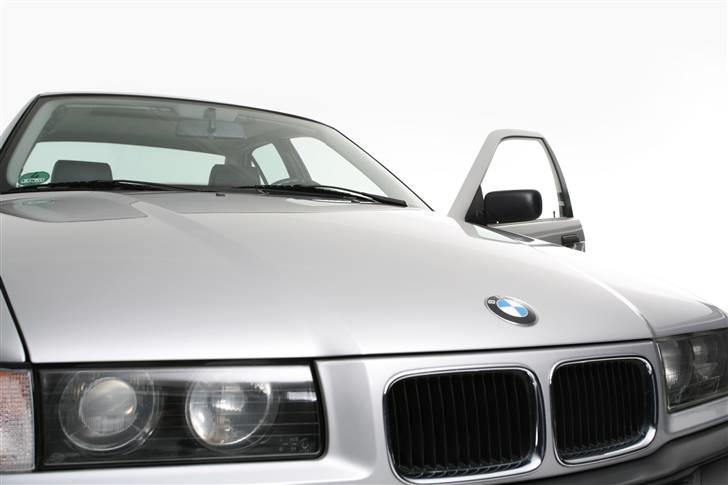 BMW 325i aut. SOLGT billede 12