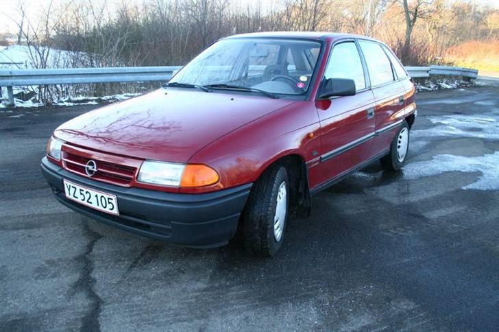 Opel Astra 1,6i   ( Tidl. Bil ) billede 1