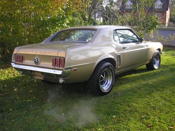 Ford Mustang  (Solgt) - Bagenden er klart en a mine favoritter... billede 2