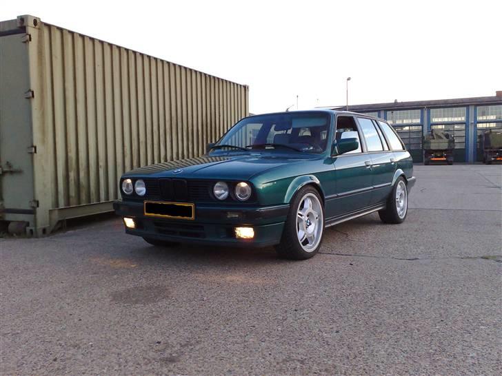 BMW E30 325 i Touring (SOLGT)  billede 8