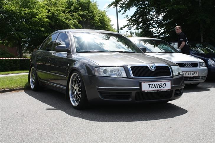Skoda Superb TDI ..TOTAL SKADET - taget fra udstilling ( extrme meet 09) esbjerg  billede 2
