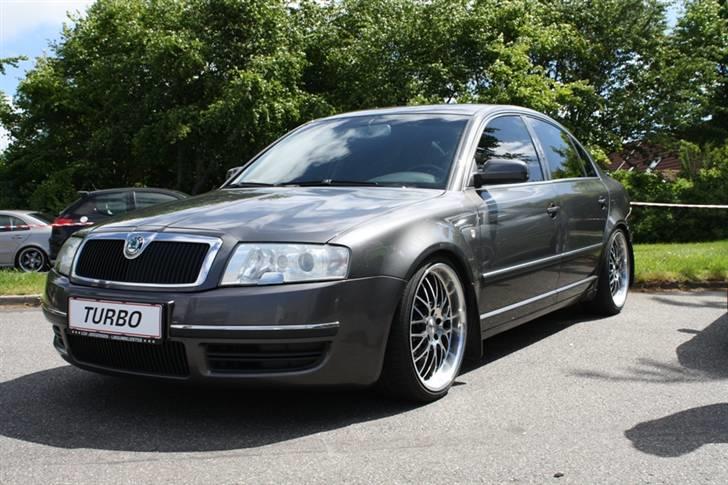 Skoda Superb TDI ..TOTAL SKADET - taget fra udstilling ( extrme meet 09) esbjerg  billede 3