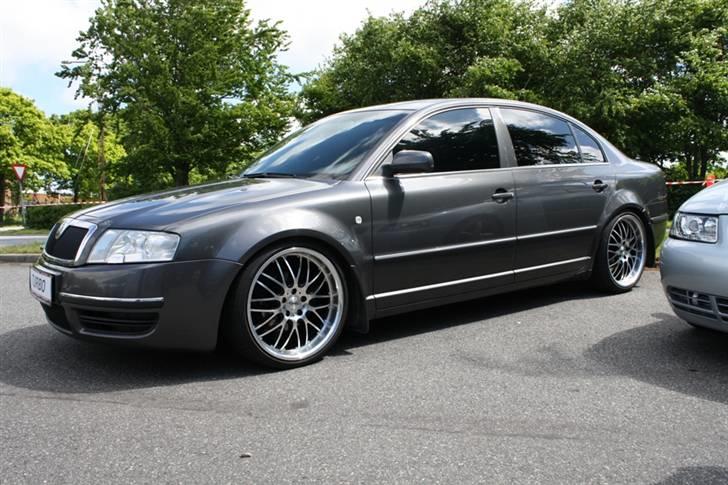 Skoda Superb TDI ..TOTAL SKADET - taget fra udstilling ( extrme meet 09) esbjerg  billede 4