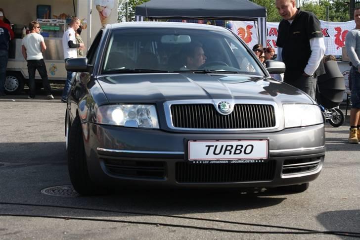 Skoda Superb TDI ..TOTAL SKADET billede 7