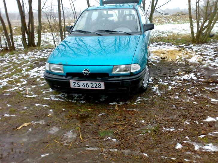 Opel Astra F - Total skadet billede 1