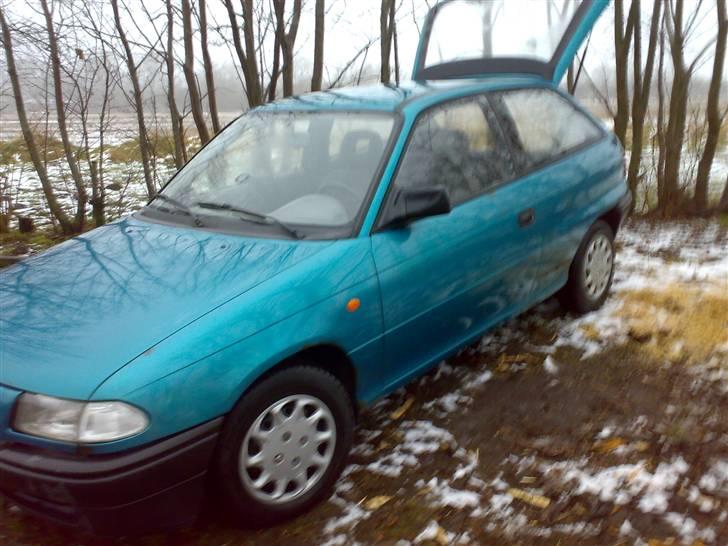 Opel Astra F - Total skadet billede 3