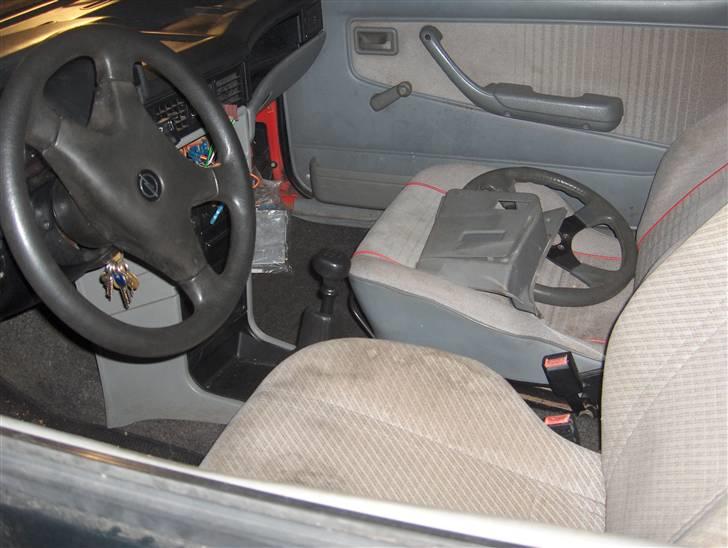 Opel kadett e skrottet billede 19