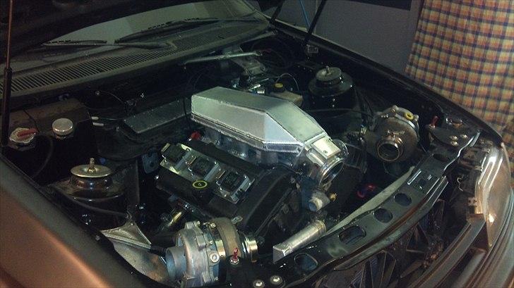 Ford Sierra Estate - Motorrum under opbygning billede 2