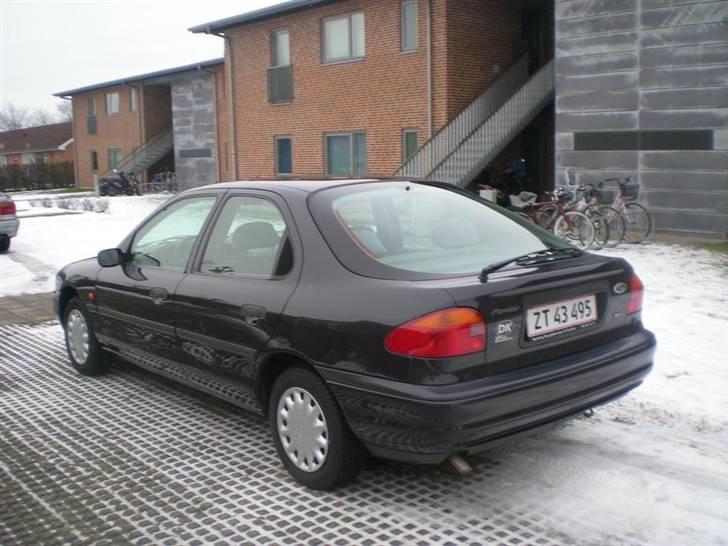 Ford Mondeo SOLGT billede 6