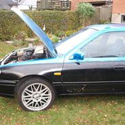 Nissan Sunny TOTAL SKADET....