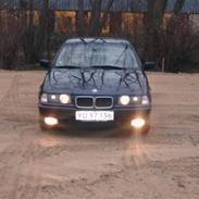 BMW E36 320i