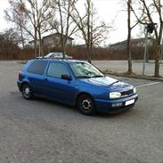 VW Golf 1,8 Solgt