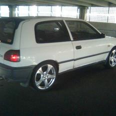 Nissan sunny n14 skrottet