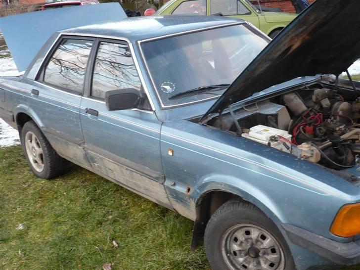 Ford taunus 2.0 v6 - sikke da en side den har.... den kan godt blive pæn.... billede 6