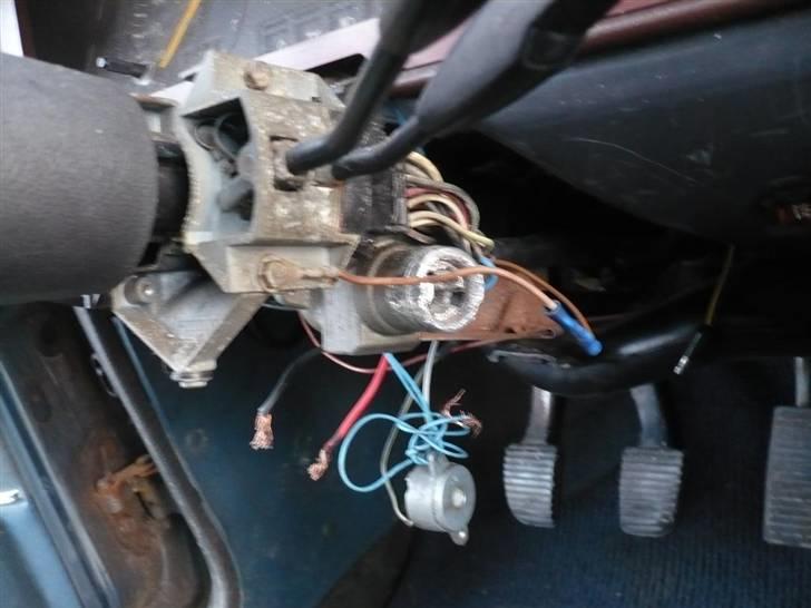 Ford taunus 2.0 v6 - den døde lås som en eller anden abe har knaldet....  men har en anden en til den.... så det skal nok gå... billede 8