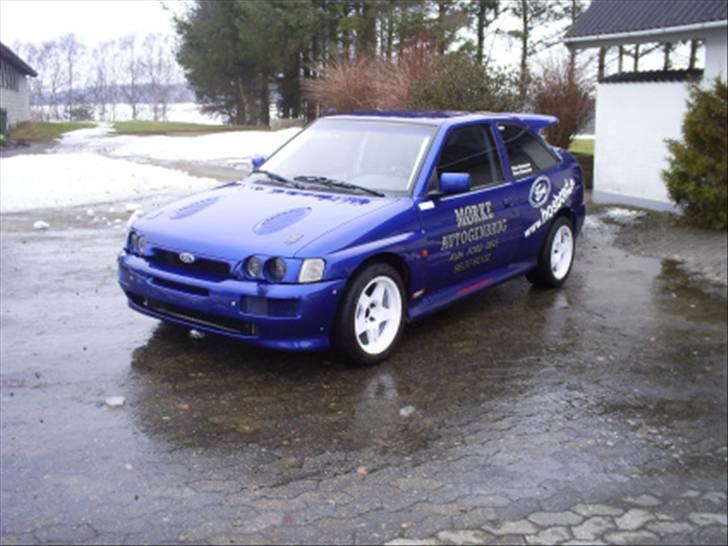 Ford Escort RS Cosworth SOLGT - Ford Escort RS Cosworth klar til årets motorløb.  billede 1