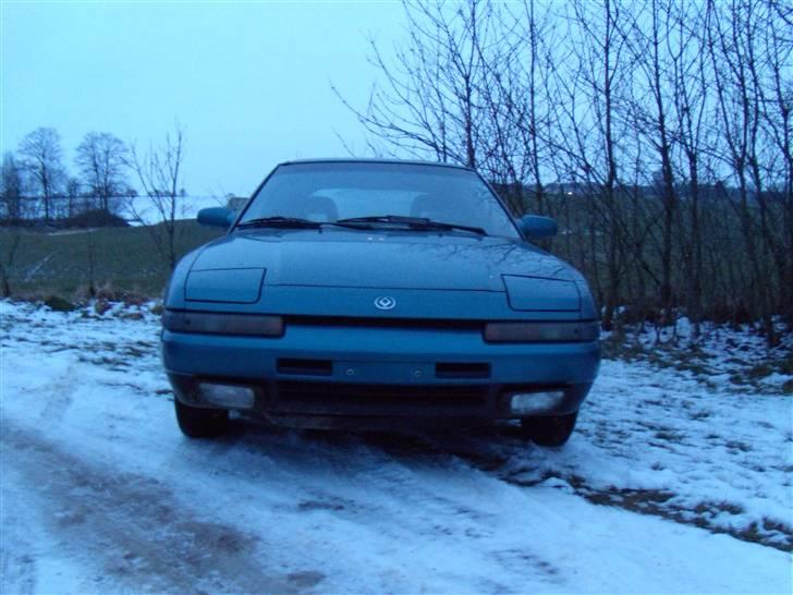 Mazda 323f billede 1