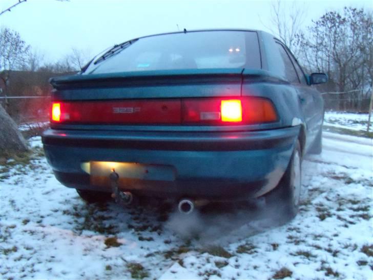 Mazda 323f billede 4