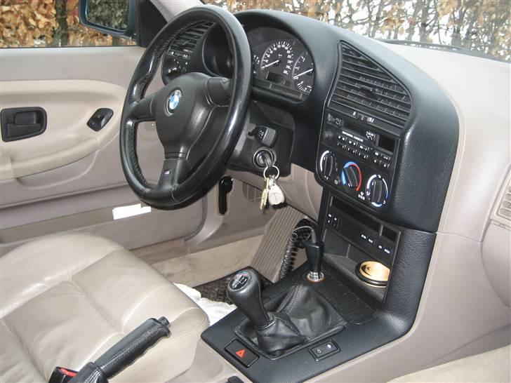 BMW 325i E36 Coupe billede 2