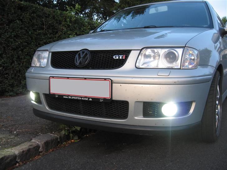 VW Polo GTI - SOLGT - Xenon 4300K i tågelygter og sort VW emblem billede 18