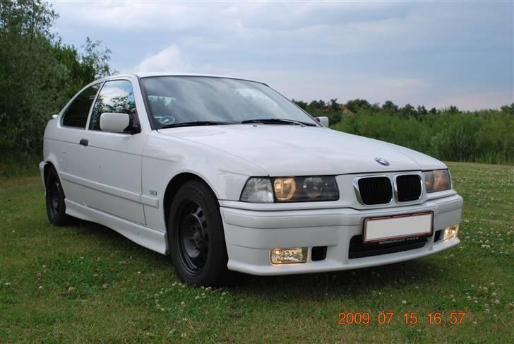 BMW 323ti billede 2