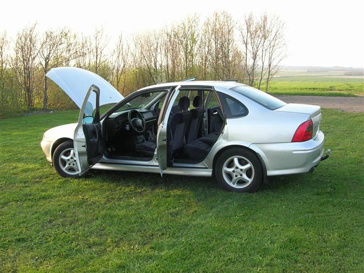 Opel Vectra B 1,8 16 V Solgt billede 3