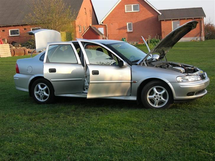 Opel Vectra B 1,8 16 V Solgt billede 6