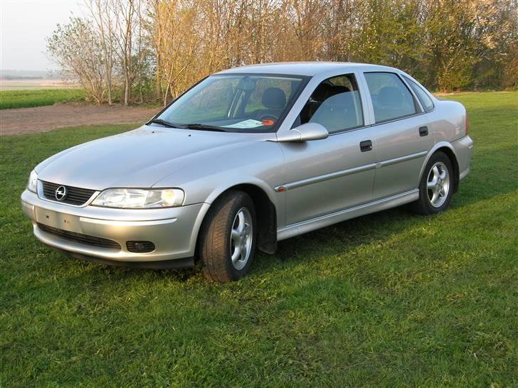 Opel Vectra B 1,8 16 V Solgt billede 8