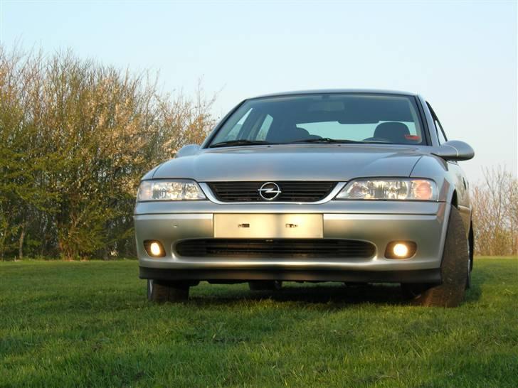 Opel Vectra B 1,8 16 V Solgt billede 9