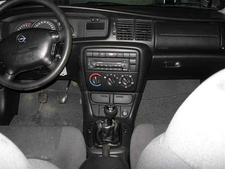 Opel Vectra B 1,8 16 V Solgt billede 11
