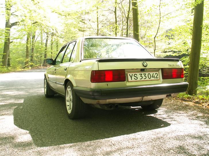 BMW e30 323i Limousine billede 3