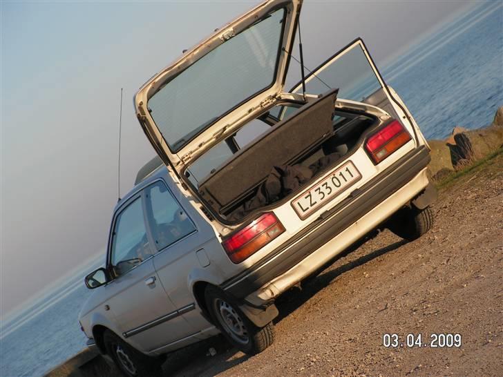 Mazda 323 LX SOLGT billede 3