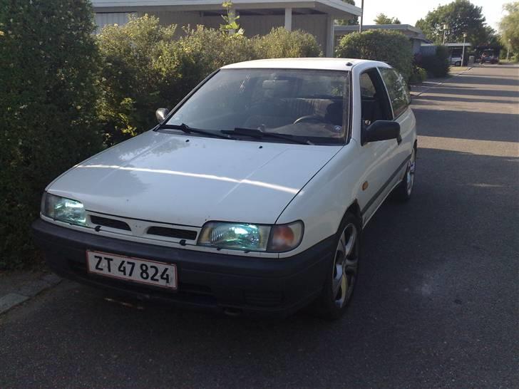 Nissan sunny n14 skrottet billede 1