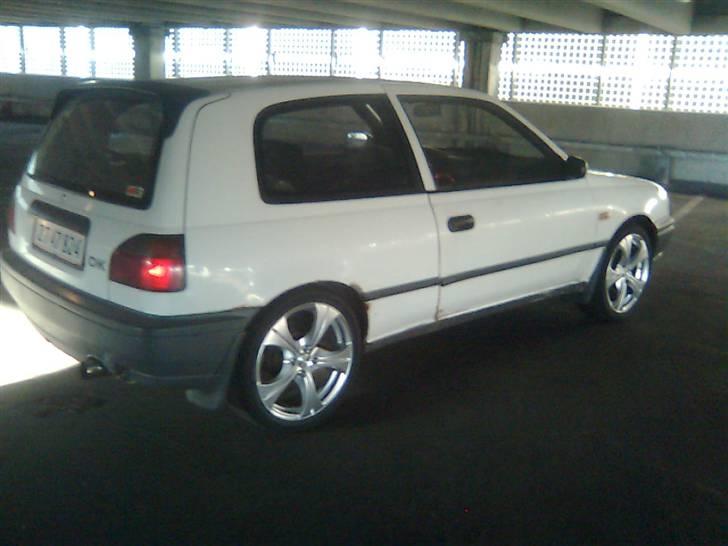 Nissan sunny n14 skrottet billede 2