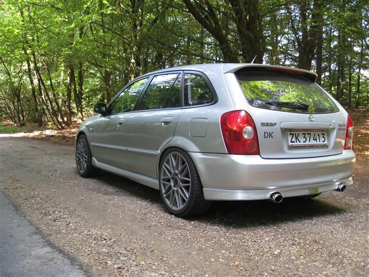 Mazda 323F sportive - Er blevet rigtig glad for det udstødning der er blevet lavet.. billede 2
