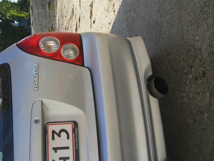 Mazda 323F sportive - kører for tiden med remus bagpotte, med sebring dæmper. kommer snart duplex udstødning på.. billede 6