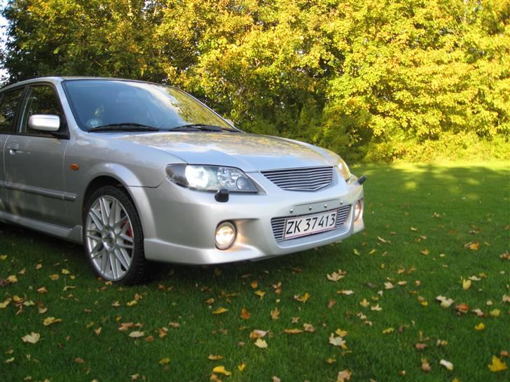 Mazda 323F sportive billede 9
