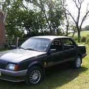 Opel Ascona **SOLGT**