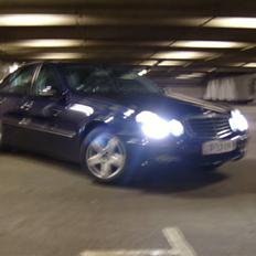 Mercedes Benz E 320 CDI **solgt**