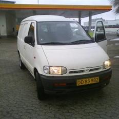 Nissan serena 2,3 D cargo(SOLGT)
