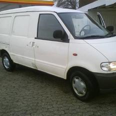 Nissan serena 2,3 D cargo(SOLGT)