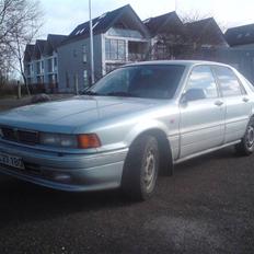 Mitsubishi Galant 2,0 i (Død)